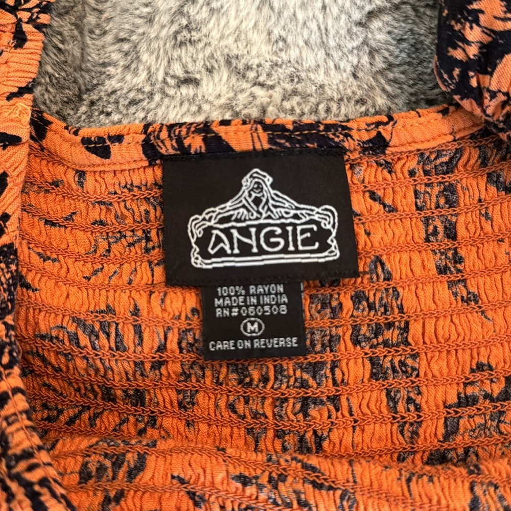 Angie Smocked Cropped Top - Size Medium - Picture 3 of 4